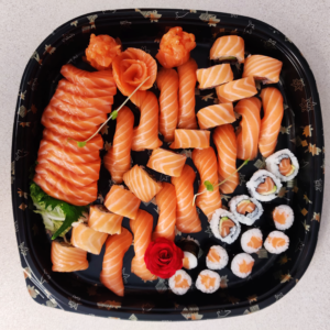 018c. Sushi Sashimi – grande e solo salmone